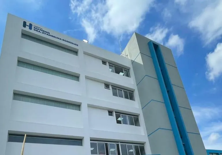 Dominicanos reciben el remozado Hospital Materno Dra. Evangelina Rodríguez