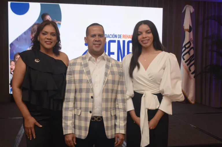 Patricia-Turbi-Reinaldo-Ferrer-y-Fernada-Rojas-principal.jpg