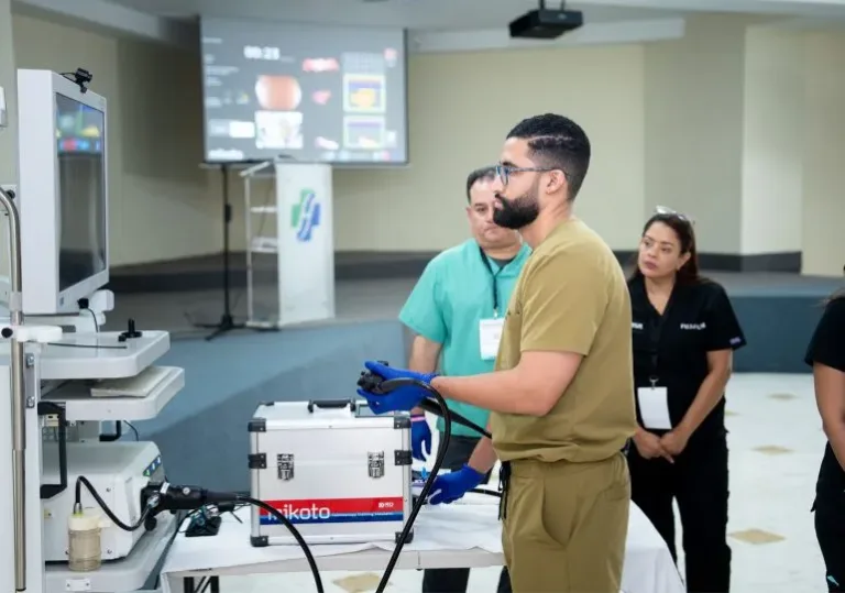 Centro de estudios digestivos HOMS ofrece curso de endoscopía terapéutica Santiago