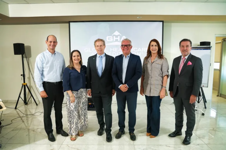 Ejecutivos-de-Medico-Express-junto-a-representantes-de-Nicklaus-Childrens-Hospital.jpg