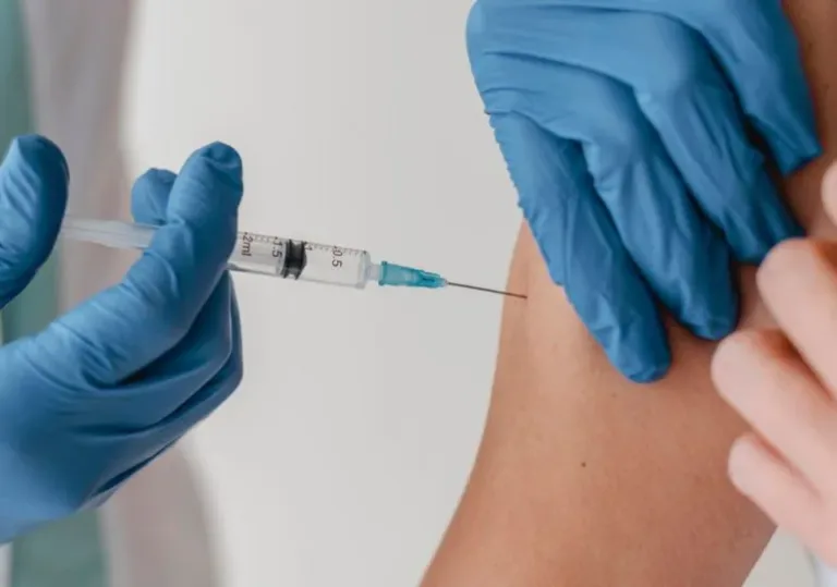 La Salud Pública hace un llamado a la población para que se vacune contra la influenza y otras enfermedades en los 1,450 centros de vacunación disponibles.