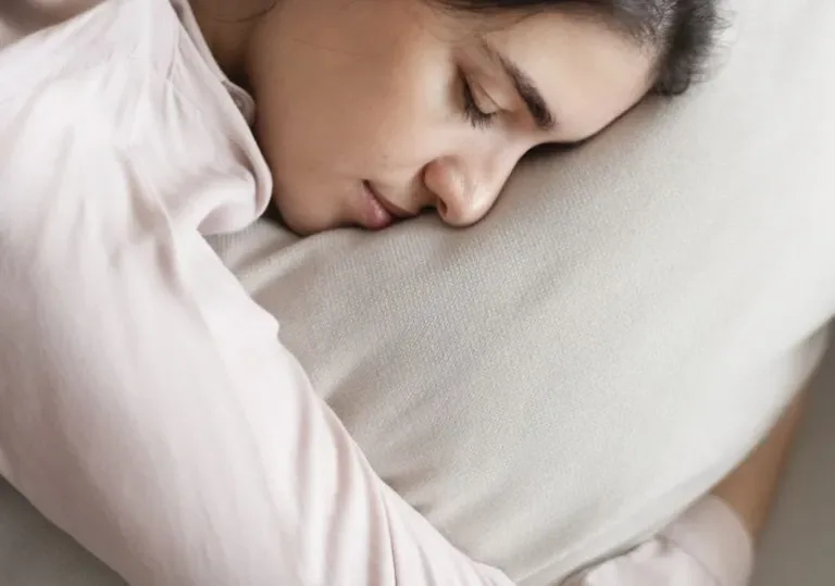 Dormir bien depende de tu intestino y microbiota intestinal sana