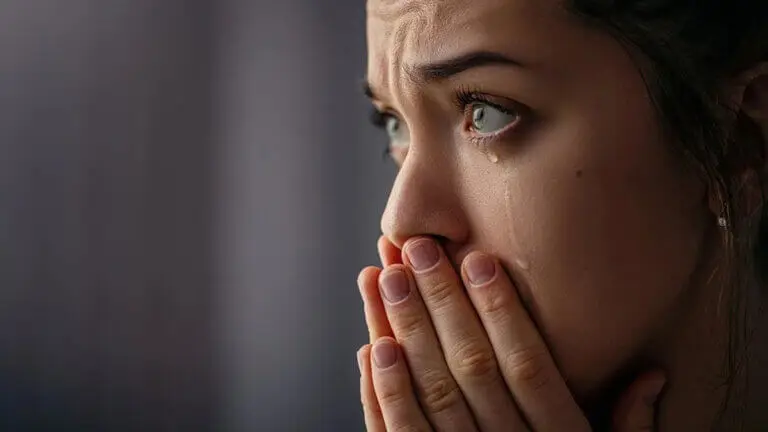 Los efectos físicos y emocionales de llorar mucho