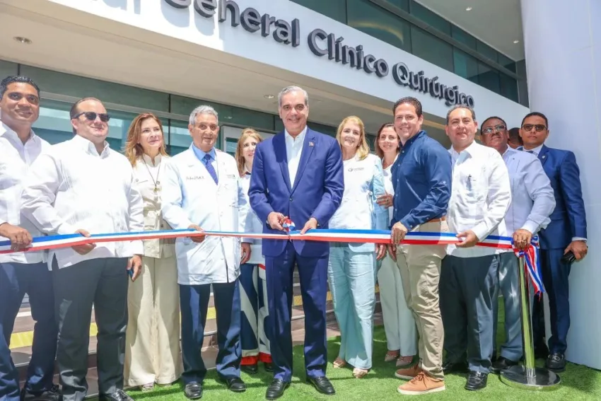 Presidente inaugura hospital de alta tecnología en  Ciudad Sanitaria