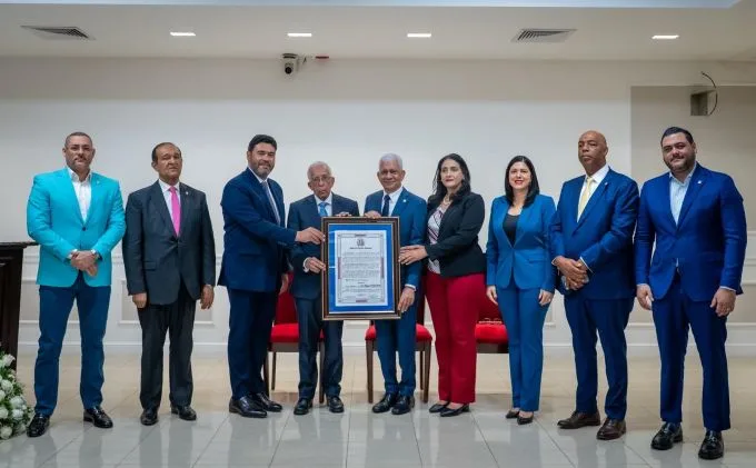 Senado dominicano reconoce al Dr. José Garrido Calderón