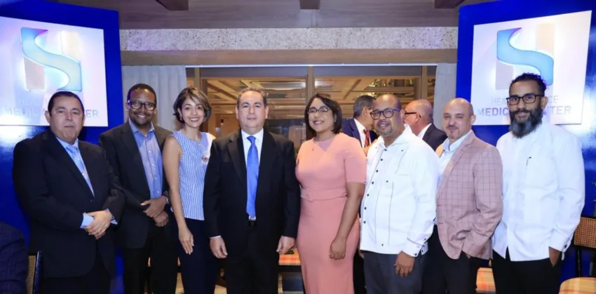 HS Medical Center fortalece su liderazgo con pionero global en cirugía robótica