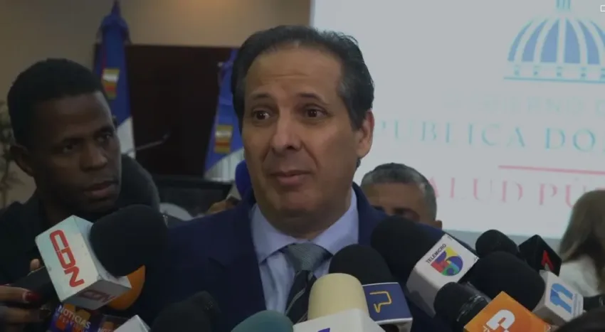 Ministro de Salud informa cero muertes por dengue y 80% de reducción en los casos este 2025