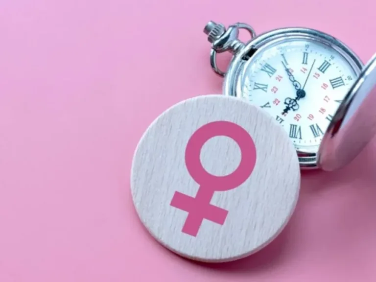 Falta de atención médica durante la menopausia afecta a la mayoría de las mujeres en edad media