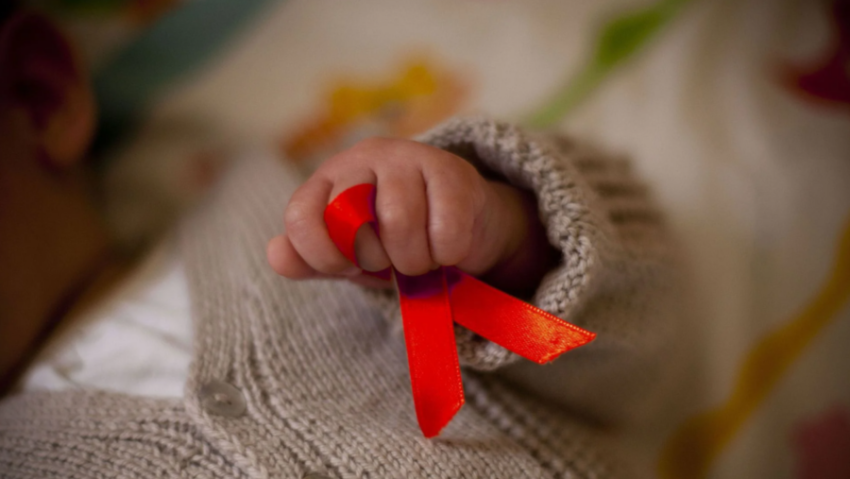 Nacer con VIH en RD: la realidad y la esperanza de más de 400 niños que reciben tratamiento mensual