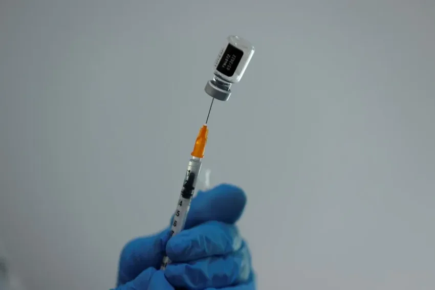 El calendario infantil incorpora la vacuna de la hepatitis A tras el aumento de casos en Madrid, España