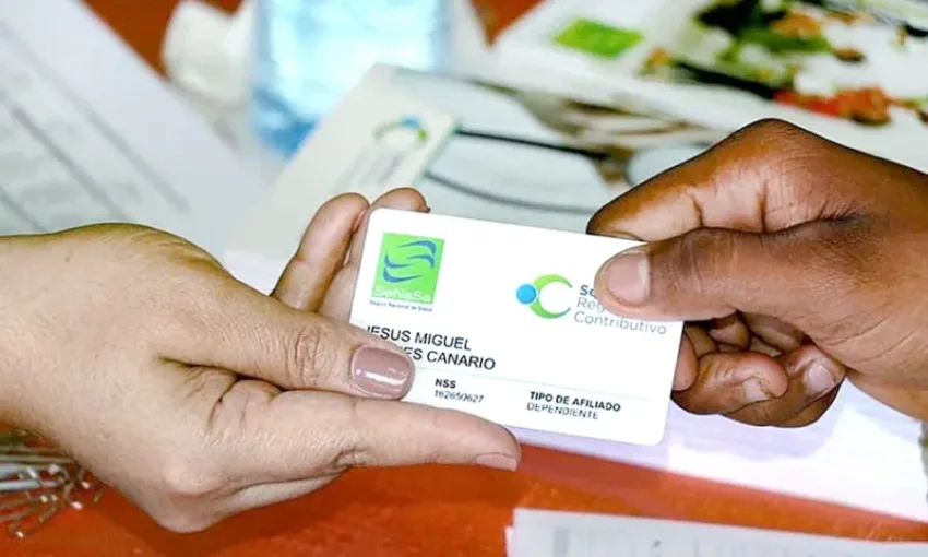 Denuncian retrasos para adquirir medicamentos con Senasa en farmacias