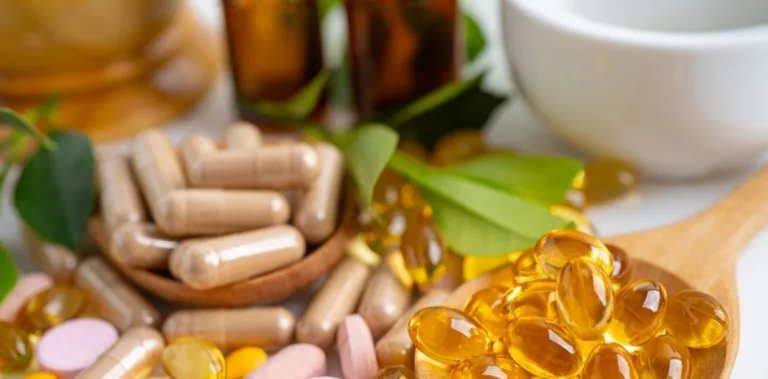 Un estudio revela que multivitaminas pueden ralentizar el envejecimiento biológico en adultos mayores
