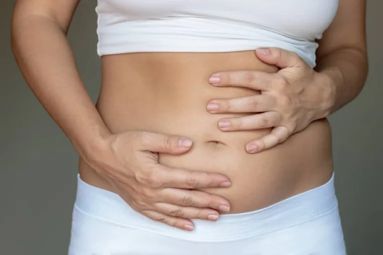 No es normal estar hinchado siempre: especialista en epigenética alerta peligro de los gases intestinales