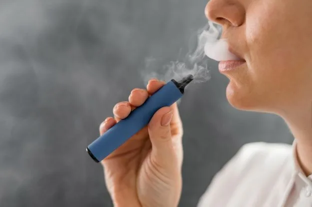 Neumología: vapeo se disfraza con mercadeo atraer a jóvenes