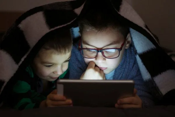 Miopía infantil, el desafío de la salud visual en la era digital