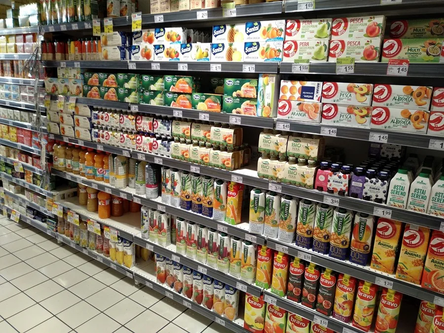 El consumo de bebidas azucaradas en la niñez eleva el riesgo de hipertensión en adultos