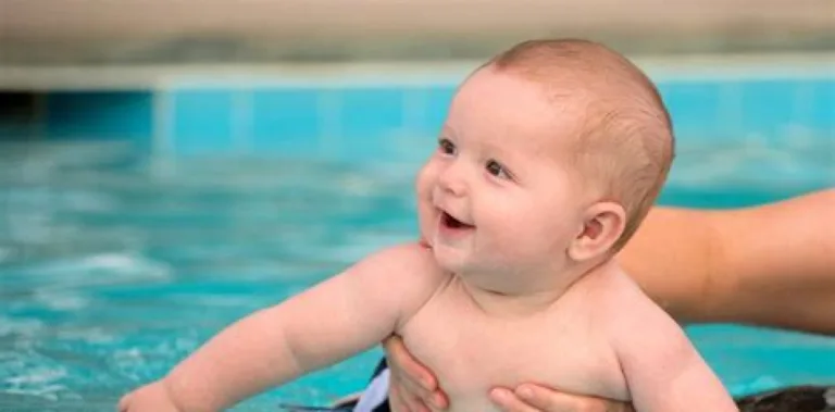 Cómo proteger a los niños de las altas temperaturas durante las vacaciones escolares