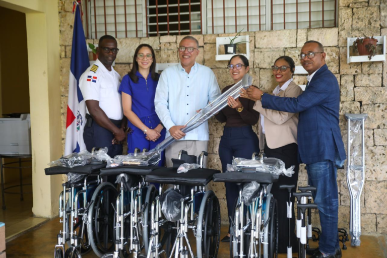 CONADIS entrega dispositivos reclusos centro Haras Nacionales