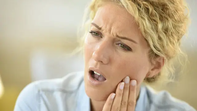 Los 6 efectos de la menopausia en tu salud bucal 