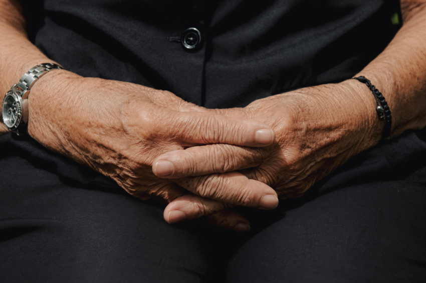 Microbiota intestinal muestra vínculos con el deterioro cognitivo en adultos mayores dominicanos