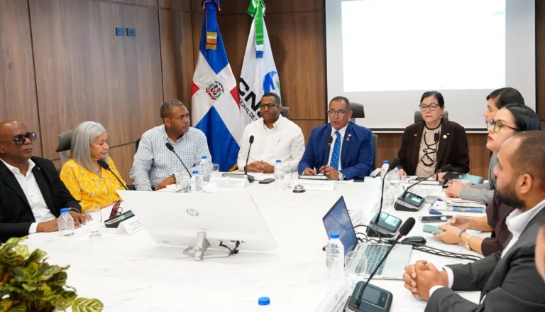 CNSS mantiene diálogo para creación del Fondo de Medicamentos de Alto Costo