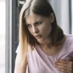 Cáncer de mama inflamatorio: señales de alerta que no incluyen un bulto