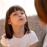 ¿Cómo apoyar a una persona que tartamudea sin hacerla sentir incómoda?