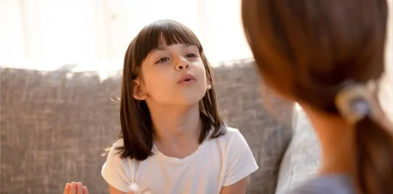 ¿Cómo apoyar a una persona que tartamudea sin hacerla sentir incómoda?