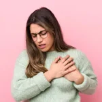 Cómo reconocer un infarto en mujeres: síntomas y señales de alerta