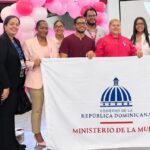 Orientan trabajadoras sobre la prevención de cáncer de mama