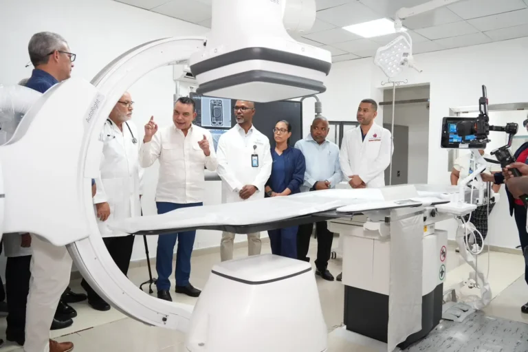 Gobierno inaugura Unidad de Hemodinamia en el Salvador B. Gautier